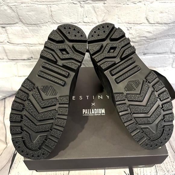 Destiny x Palladium Boots - Picture 3 of 11